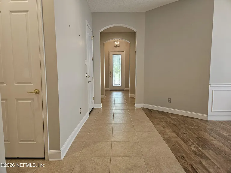 169 W Village Dr — Photo 21