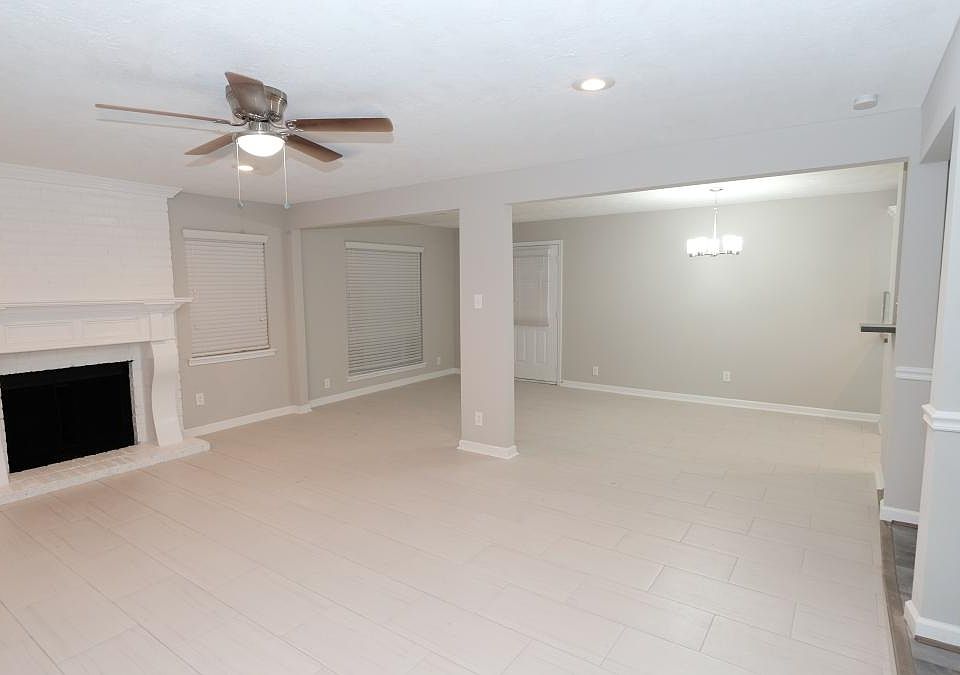 1st image of 15923 Cardono Ln