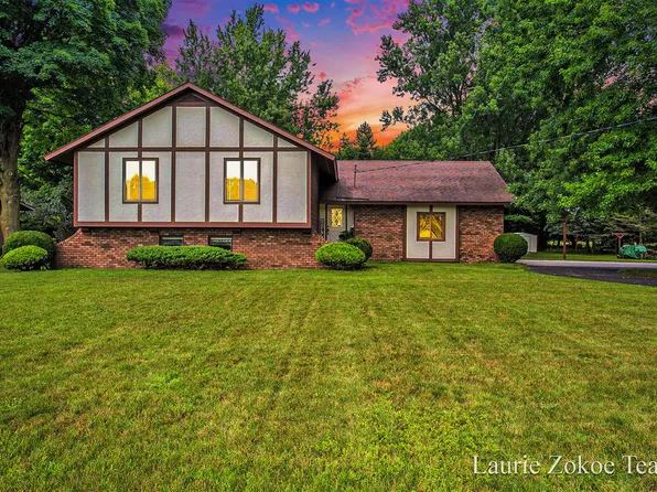 1463 Leonard St NW, Grand Rapids, MI 49534