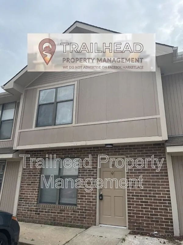 3 bed, 1.5 bath, 1000 sqft, $1,339 — Photo 1
