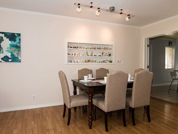 5th image of 2256 Luana Ln