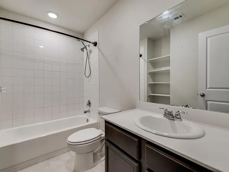 1302 Meadow Creek Dr — Photo 24