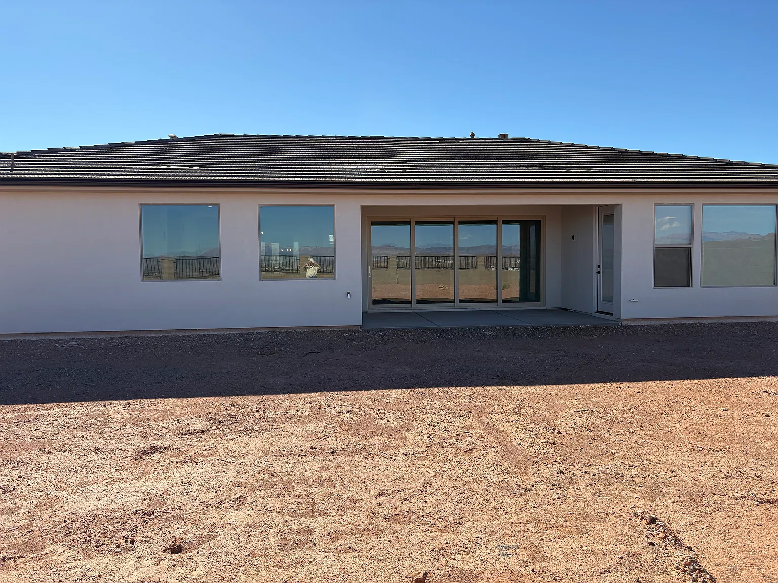 4 bed, 2560 sqft, $6,500 — Photo 2