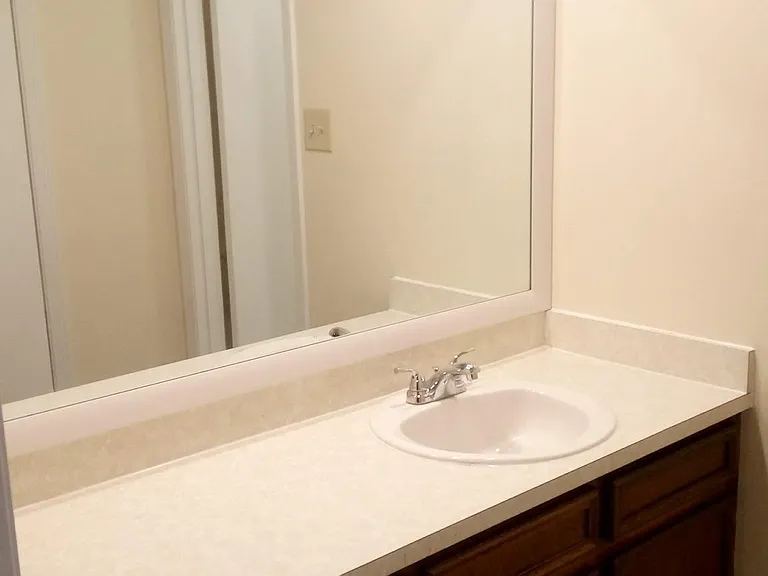 2220 Woodlea Dr W — Photo 5