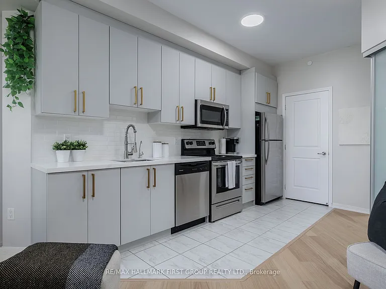 84 Aspen Springs Dr #201 — Photo 11