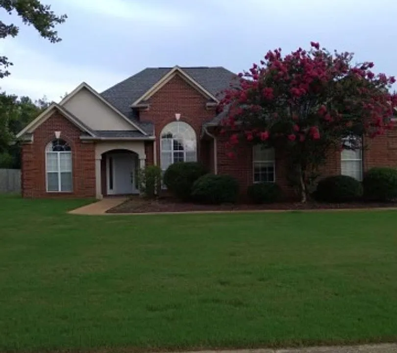 6123 Lauren Cir