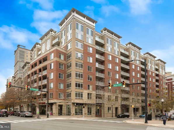 820 N Pollard St APT 408, Arlington, VA 22203