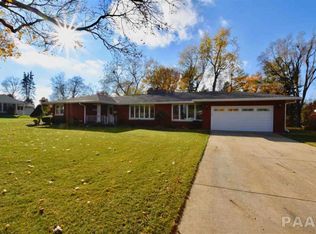 700 S High St, Washington, IL 61571