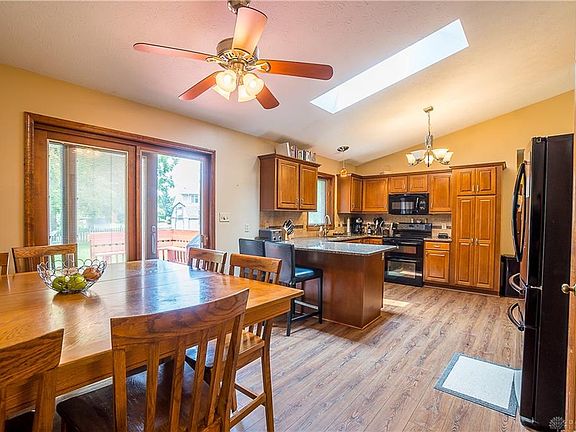 4th image of 260 Fivepines Ct