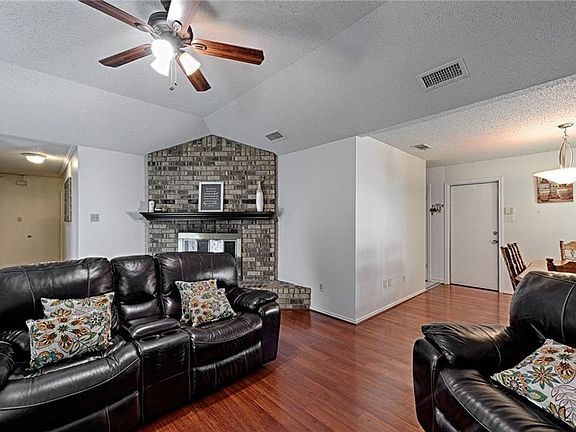 5th image of 2325 Creighton Dr