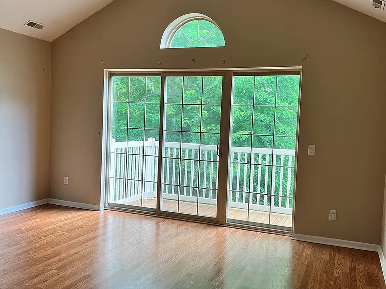 7446 Lacy Dr — Photo 9