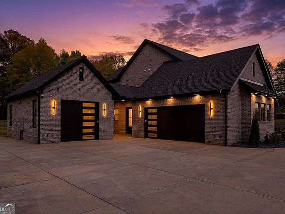 3rd image of 3403 Bold Springs Rd NW