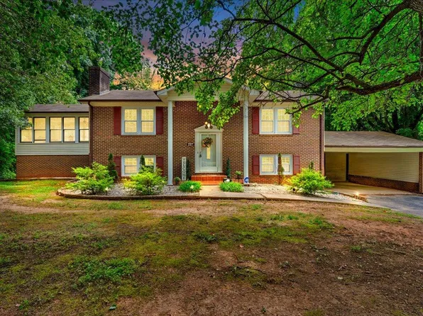 227 Vista View Ln, Ridgeway, VA 24148