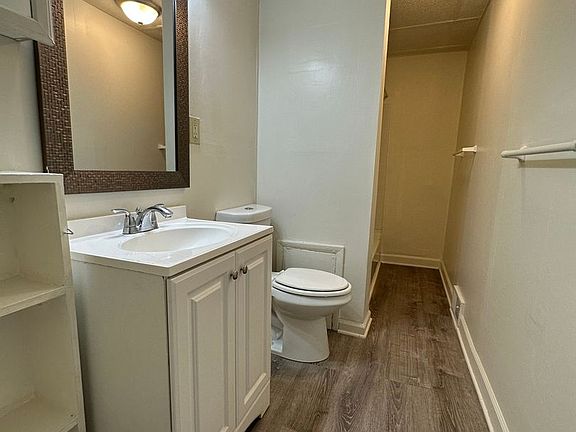 5th image of 634 Summerlea St #354