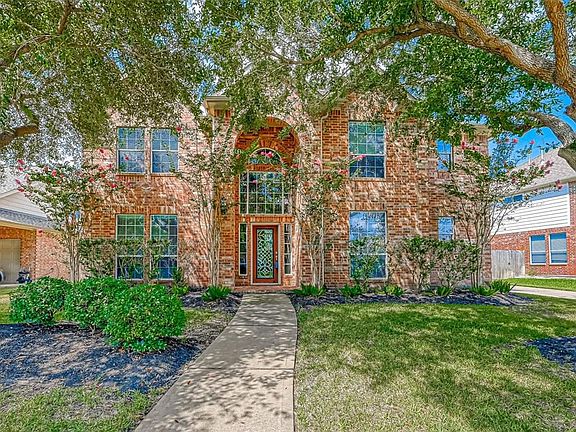 2nd image of 2422 Falcon Knoll Ln