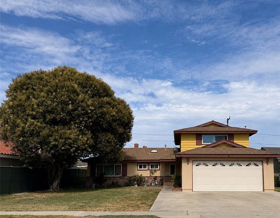 1st image of 15792 Las Nubes St
