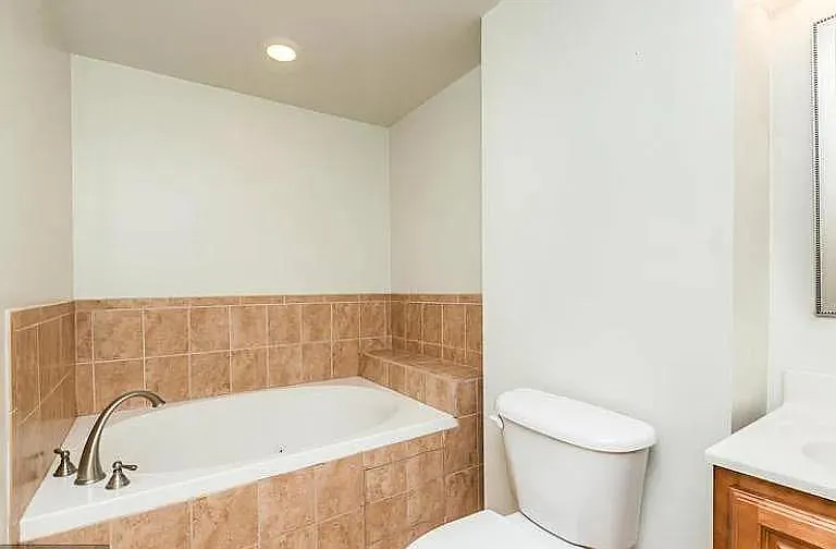 718 S Port St — Photo 10