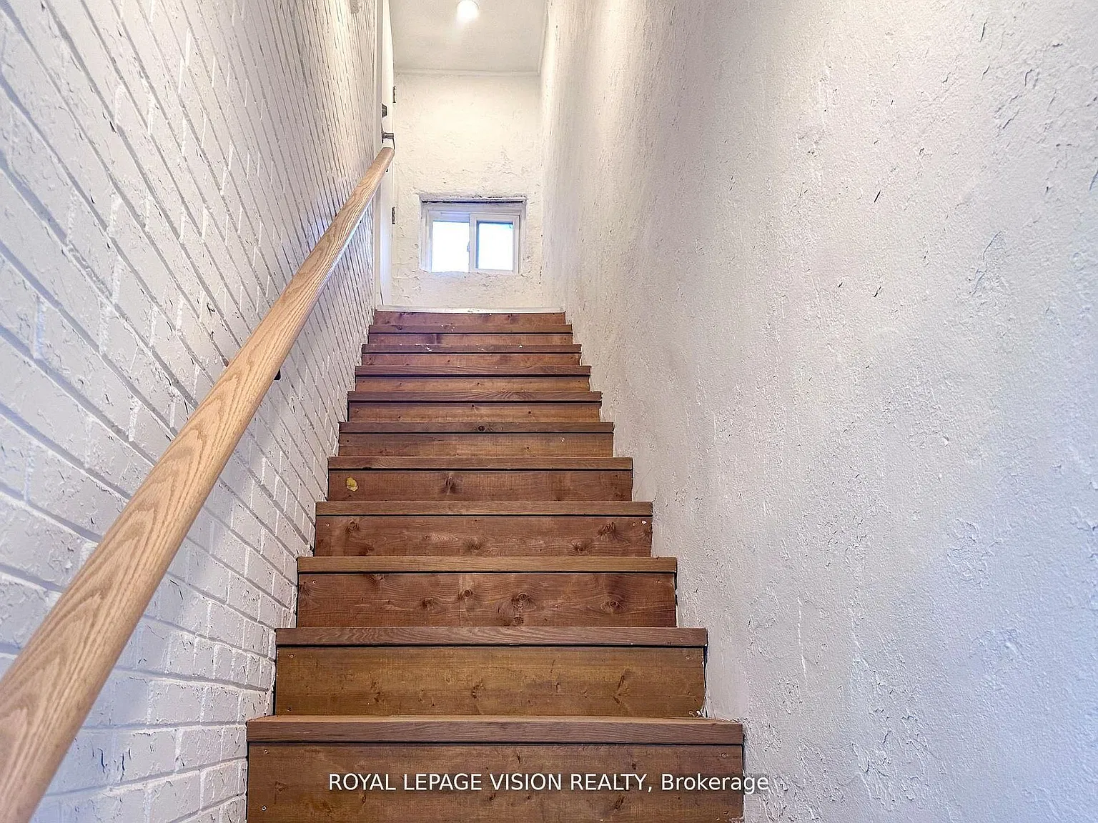 3 bed, $2,400 — Photo 2