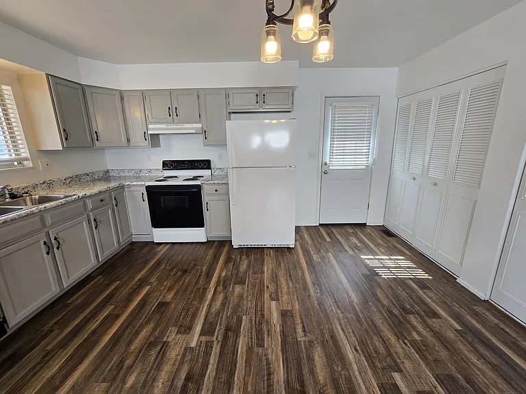 805 Woodlawn Ave #A — Photo 3