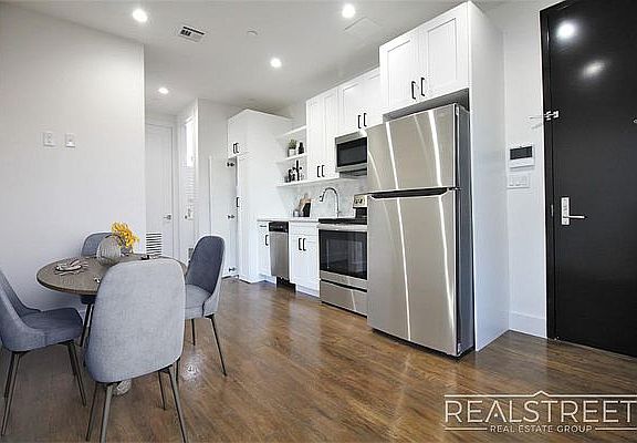 2nd image of 122 Thomas S Boyland St #2R