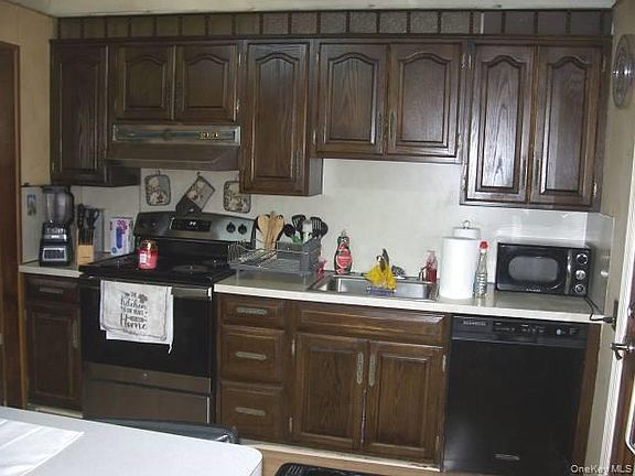 5th image of 1053 Lorraine Drive