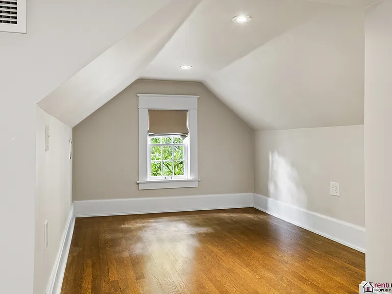 1041 Fontaine Rd — Photo 25