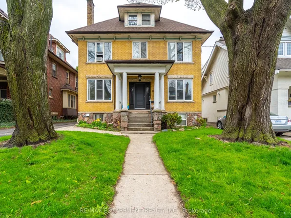 80 Saint Clair Ave #3, Hamilton, ON L8M 2N5