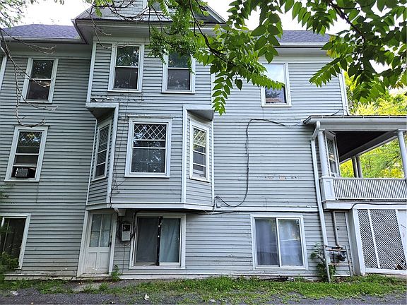 2nd image of 116-118 Ferris Pl #18