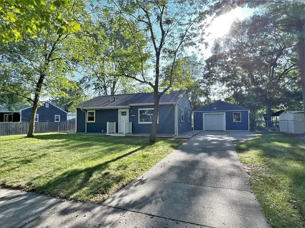 3608 Robinhood Ter, Midland, MI 48642