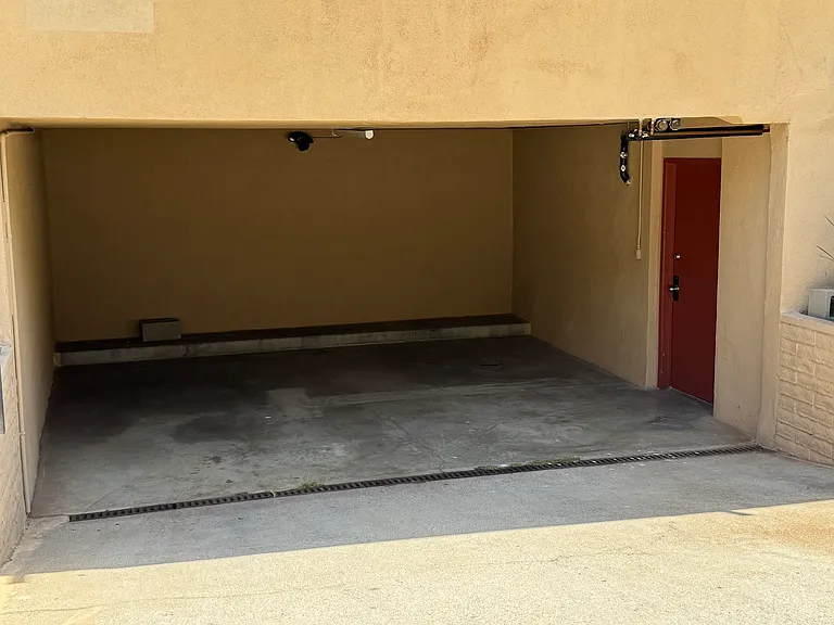 1040 N Laurel Ave #5 — Photo 36