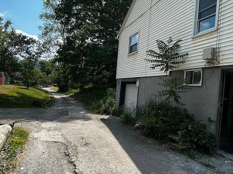 408 McDade Ln — Photo 19