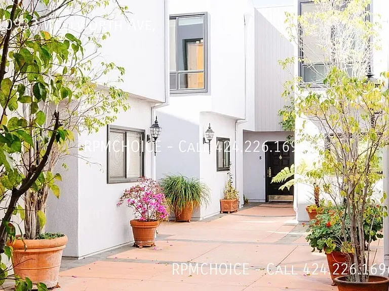 10933 Wellworth Ave — Photo 4