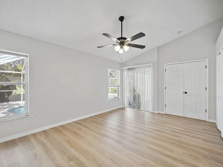 4107 11th Ave E — Photo 9