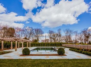 105 Meeting House Ln, Fairfield, CT 06824