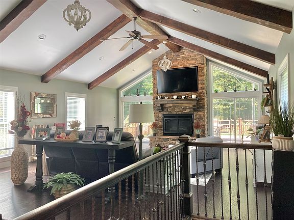 5th image of 485 Spencer Rd