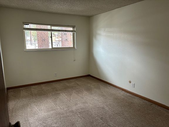 5th image of 3999 Cedar Ave #32
