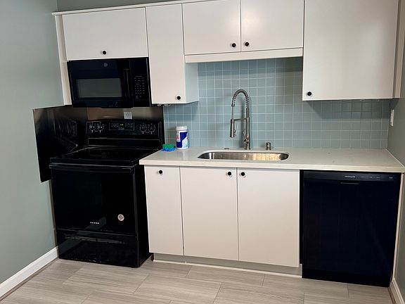4th image of 307 S Hite Ave APT 2