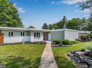 15 Brook Rd, Camp Hill, PA 17011