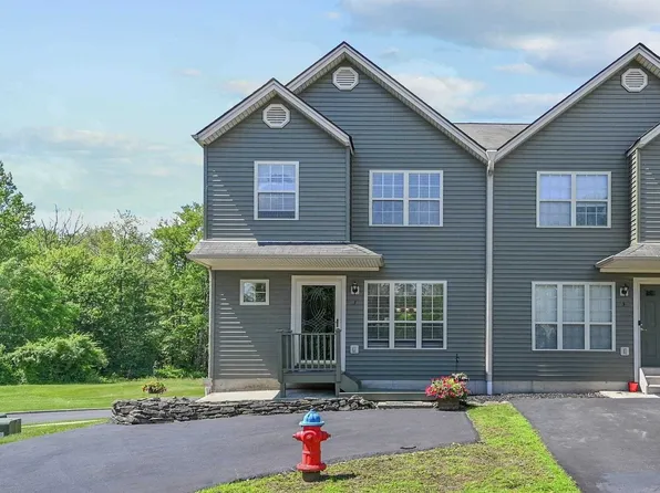 1 Argent Dr, Lloyd, NY 12528