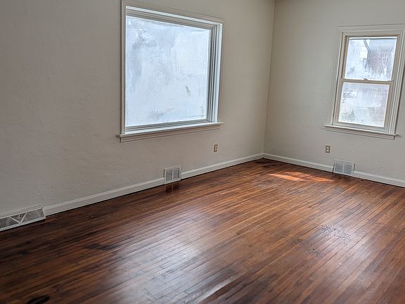 4th image of 123 W 30th St