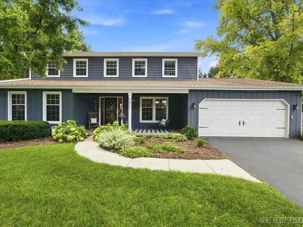 28W551 Juanita Dr, Naperville, IL 60564