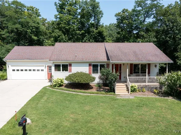 55 Summit Ave, Warsaw, NY 14569