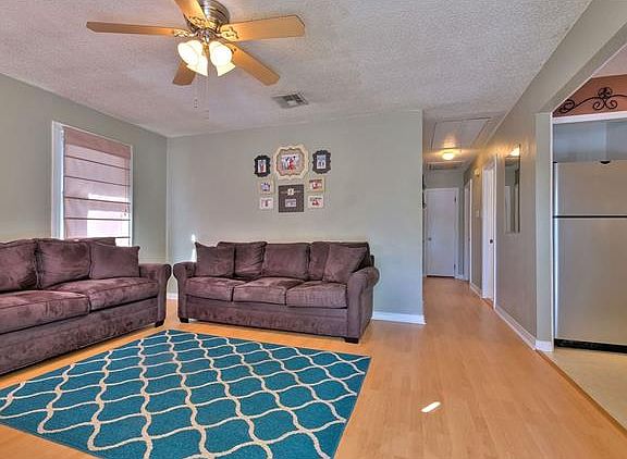 5th image of 1804 Manor Hgts Dr