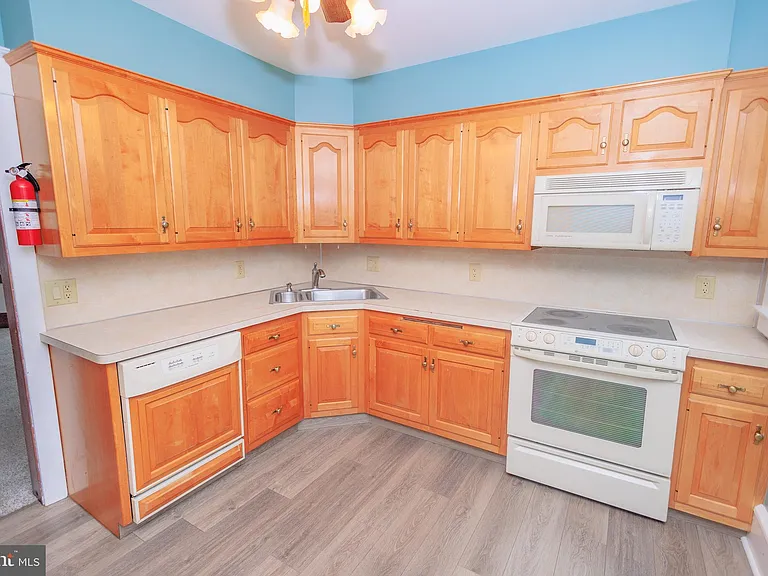 11 Sewell St #A — Photo 7