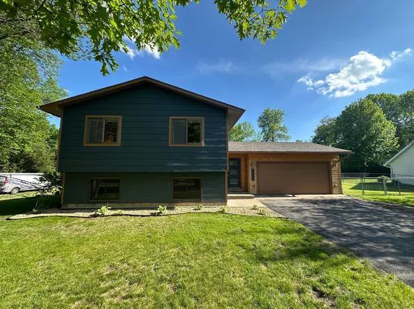 9557 Ironwood Dr, Saint Joseph, MN 56374