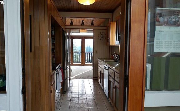 3rd image of 1942 NW Crest Ct