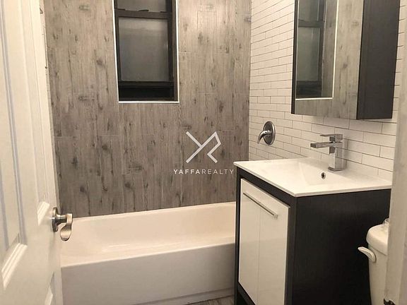 5th image of 3900 Kings Hwy APT 2G