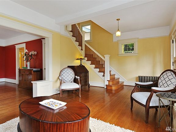 4th image of 6211 Brooklyn Ave NE