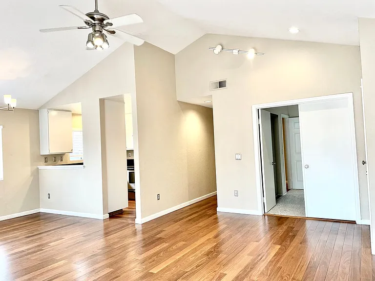 11329 Avenida De Los Lobos #G — Photo 3