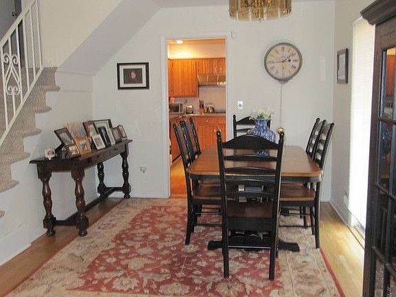 4th image of 6 Susan Ct